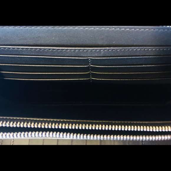 🤩🤩Brand New Burberry Wallet🤩🤩 - Picture 4 of 6